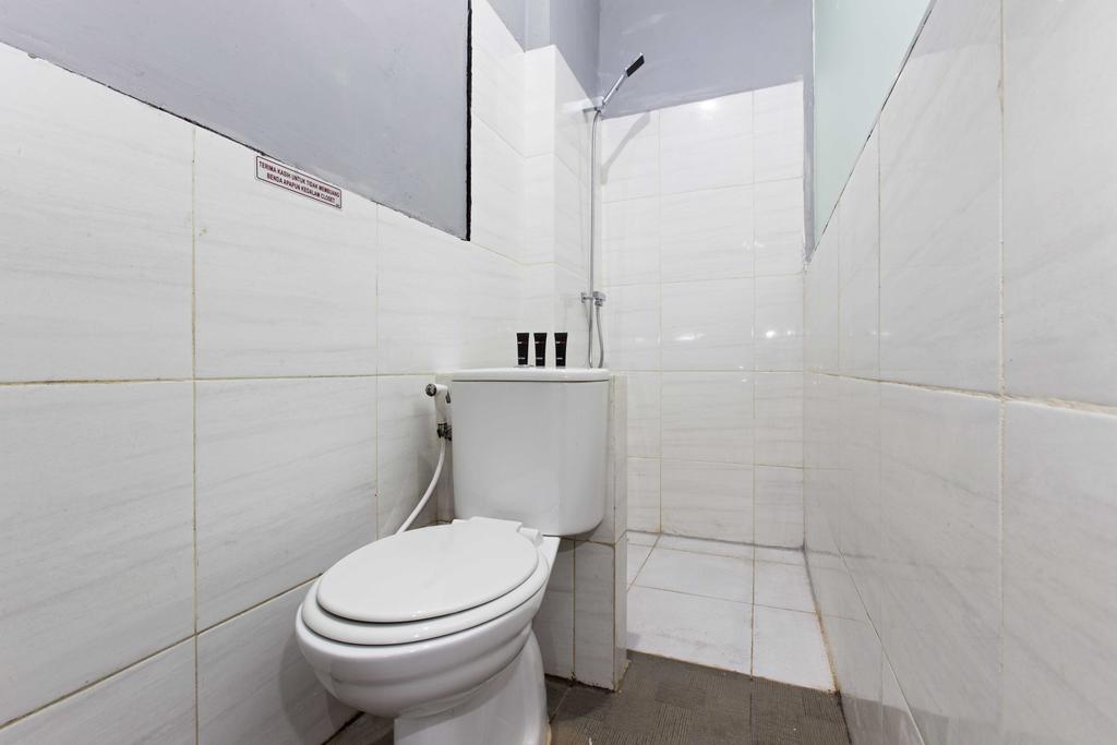 Guest house Reddoorz Near Asemka